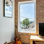 Aparthotel Macs Townhouse