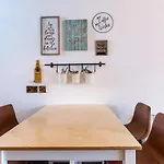 Macs Townhouse Апарт-отель Дангарван