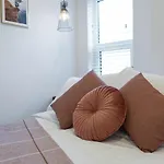 Macs Townhouse Апарт-отель Дангарван