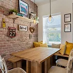 Macs Townhouse 4*