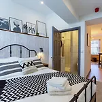Macs Townhouse Дангарван