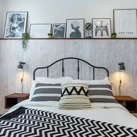 Macs Townhouse 4*
