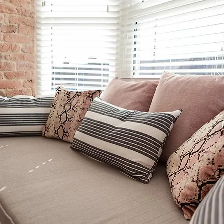 Macs Townhouse 4*