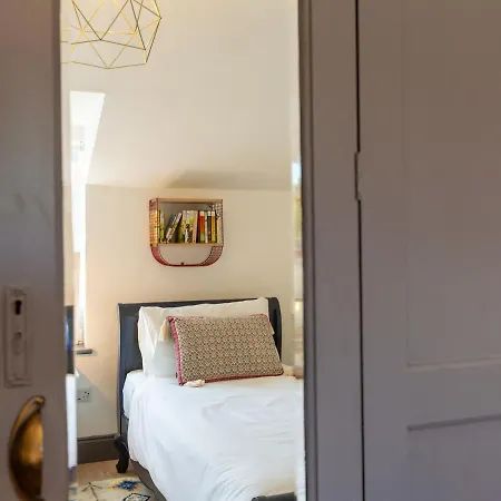 Aparthotel Macs Townhouse 4*