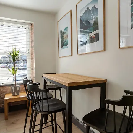 Aparthotel Macs Townhouse