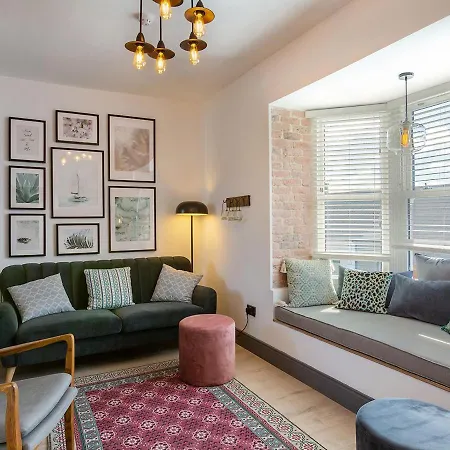 Aparthotel Macs Townhouse 4*
