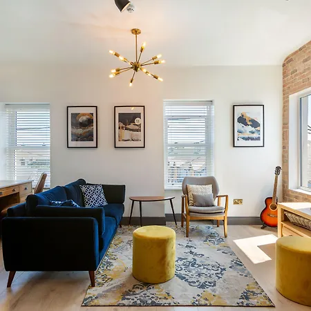 Macs Townhouse Aparthotel