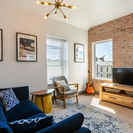 Aparthotel Macs Townhouse