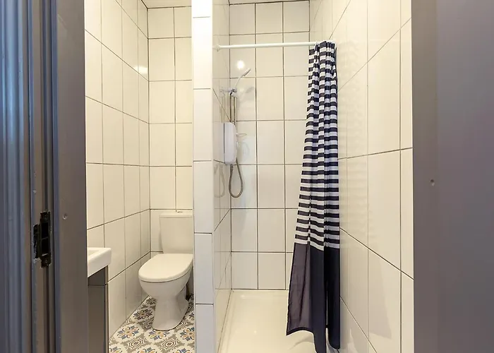 Macs Townhouse 4*