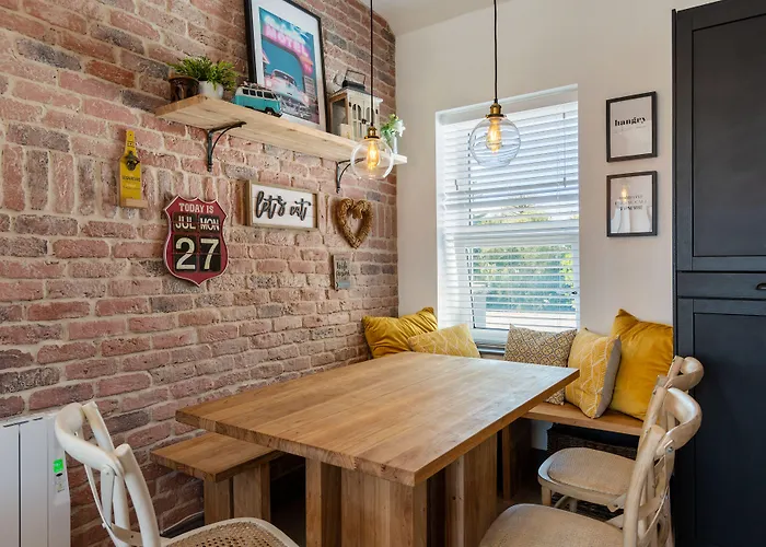 Macs Townhouse 4*