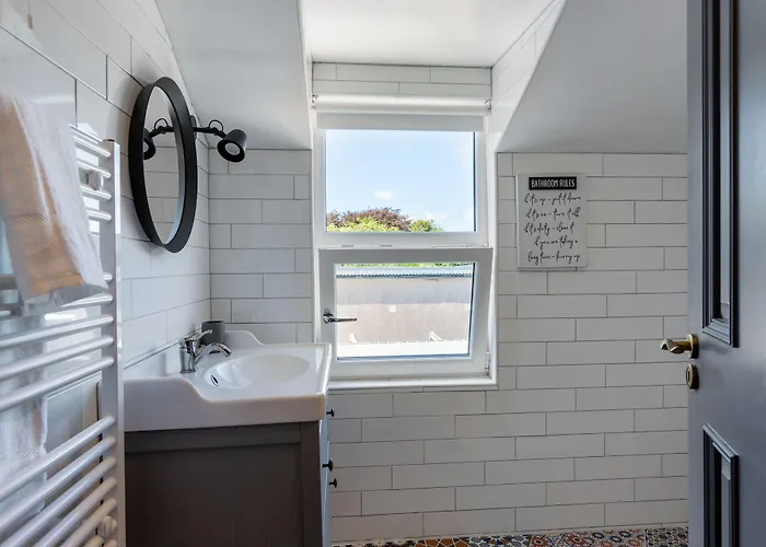 Macs Townhouse 4*