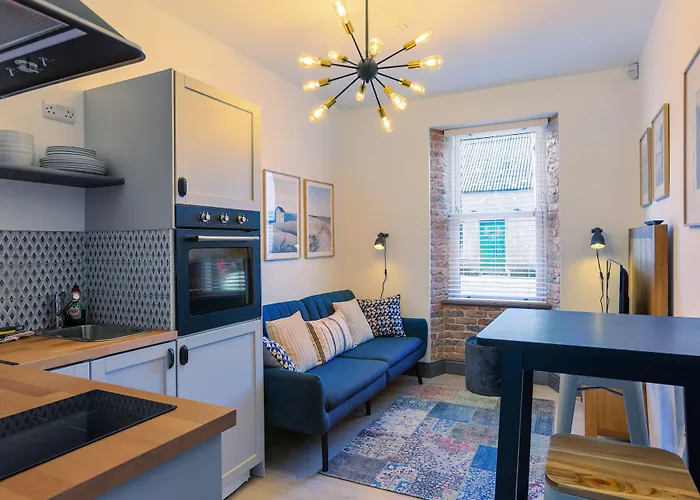 Macs Townhouse 4*