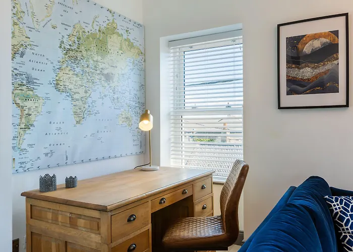 Macs Townhouse 4*